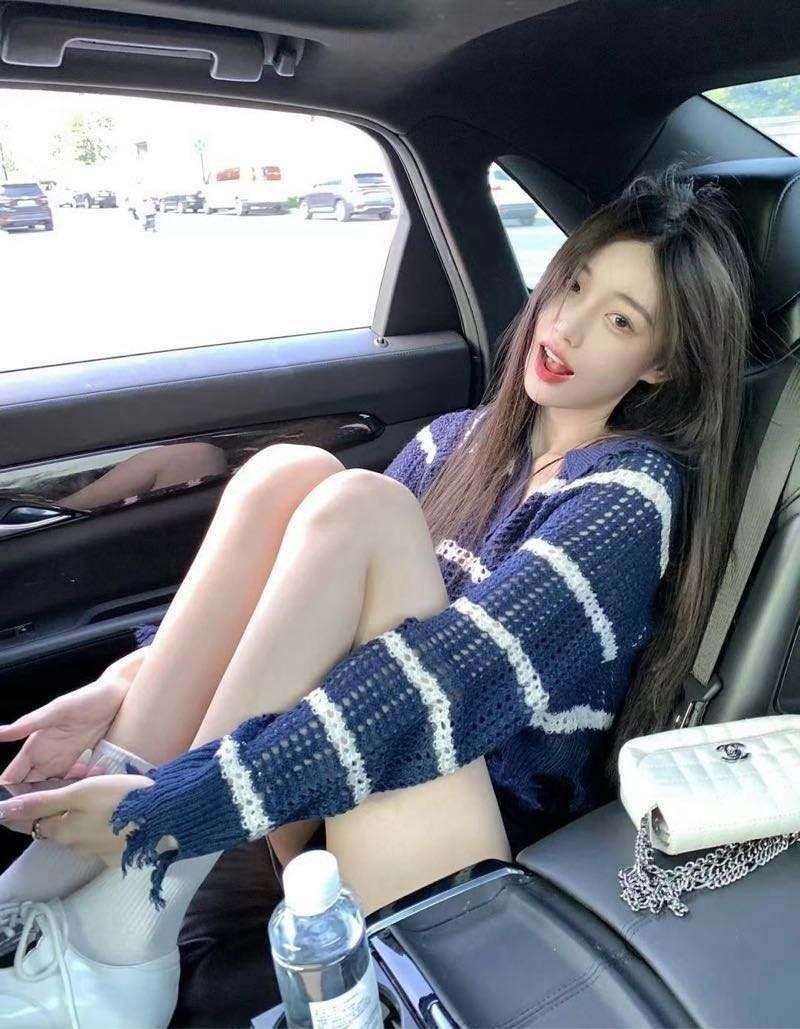 天津外围 声音甜美动听 可甜可盐 完美身材 高情商 会聊天 天然无整 全身柔软热爱运动的川妹子