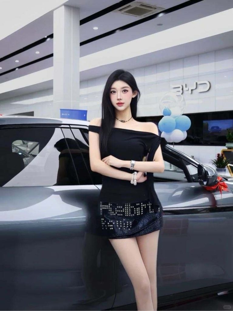 南昌外围 学生模特 气质优雅 天真无邪的脸清纯美丽筷子腿 风骚无比腼腆可爱 完美腰臀比礼貌有素质 配合度百分百 胜任各相关配图