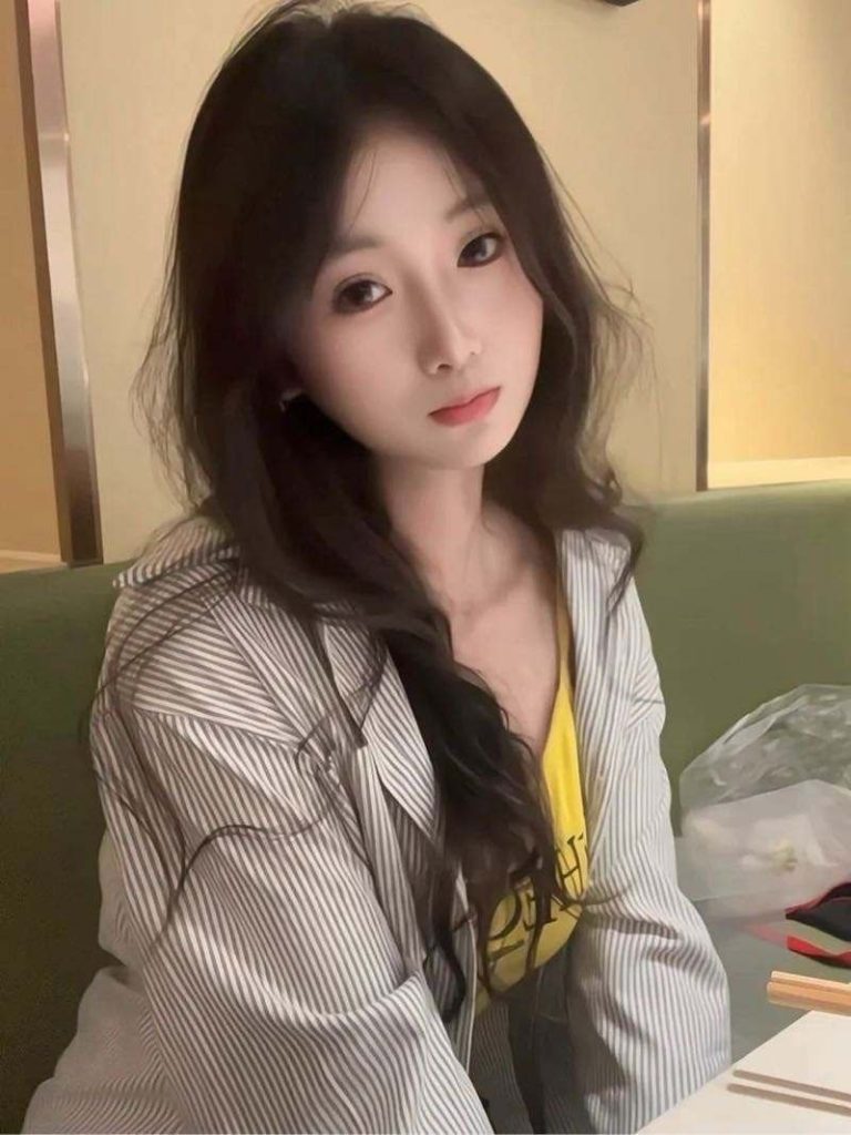 温州外围 真实年龄07A𝟰腰 筷子腿 无纹身 完美身材 皮肤白皙上下3点粉 初次出海相关配图