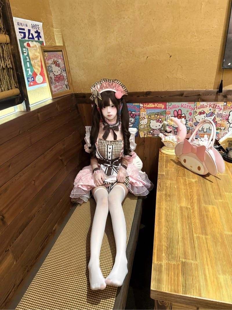 上海外围小纯 洛丽塔风格（有洛丽塔服装）07年萝莉新人 短期兼职开工本人娃娃类型 声音很嗲