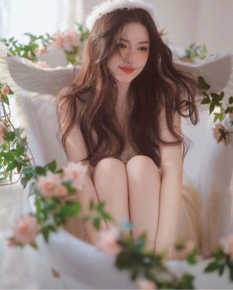 澳门外围 皮肤超白 洋气女朋友爱好健身 舞蹈 蜂腰马甲线大长腿人间妲己相关配图