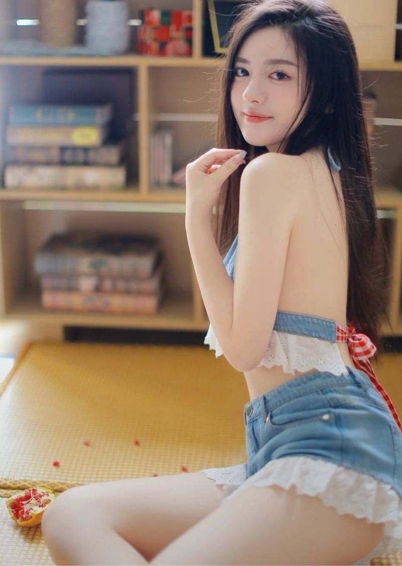 澳门外围 皮肤超白 洋气女朋友爱好健身 舞蹈 蜂腰马甲线大长腿人间妲己