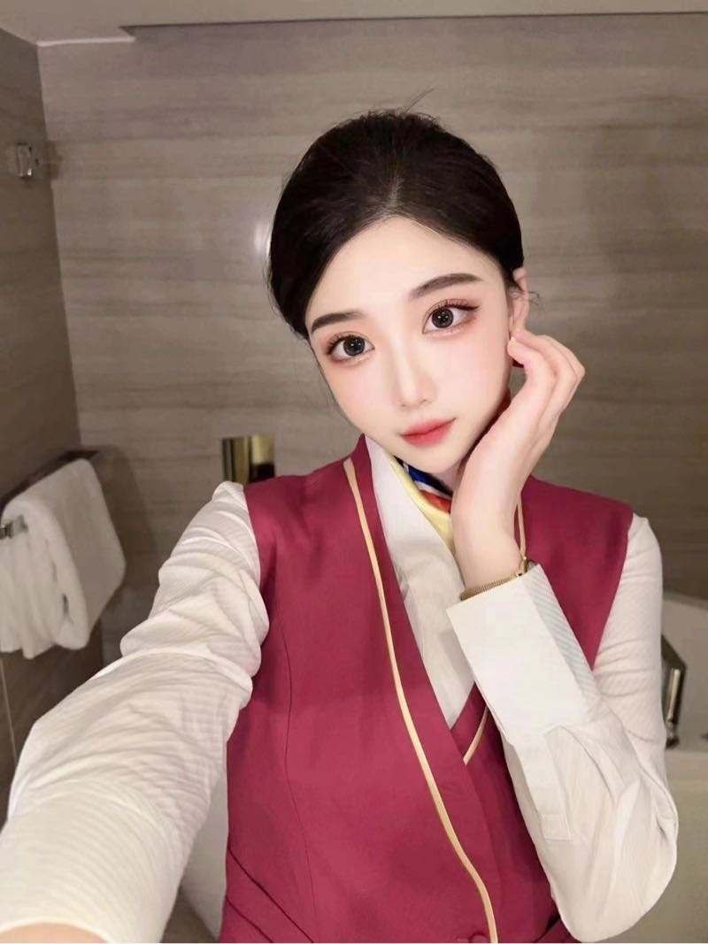 长春外围南航空姐 真实有证皮肤雪白 光滑细软 大长腿 身材S型温柔体贴 服务一流 全身无赘肉听话