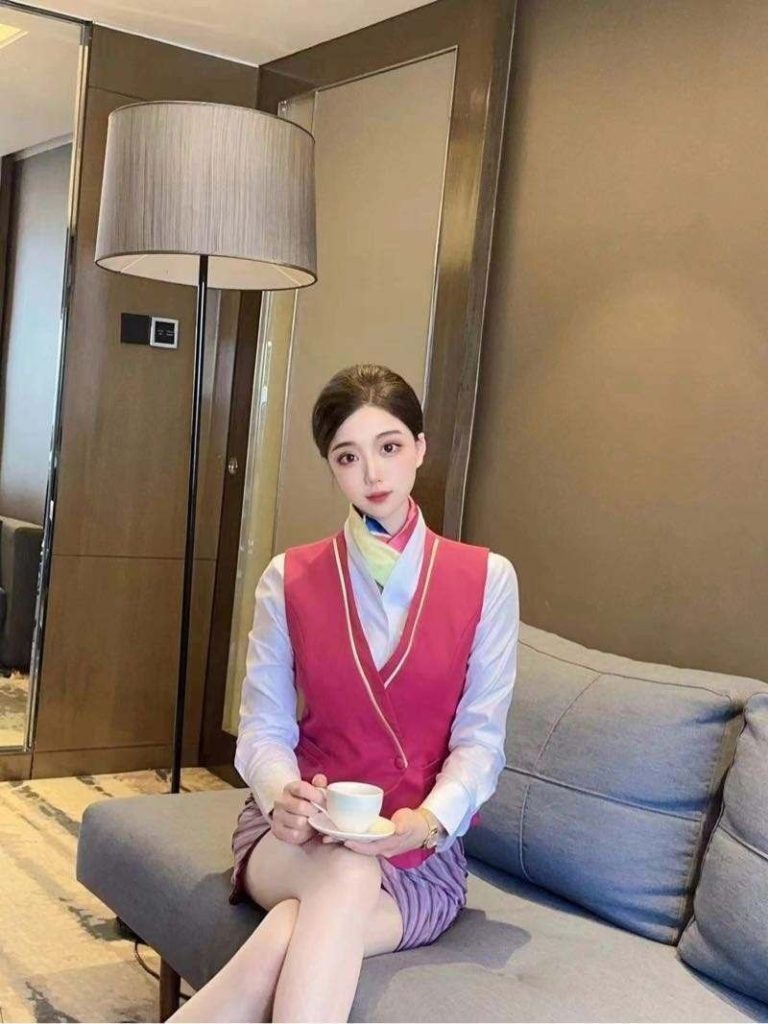长春外围南航空姐 真实有证皮肤雪白 光滑细软 大长腿 身材S型温柔体贴 服务一流 全身无赘肉听话相关配图