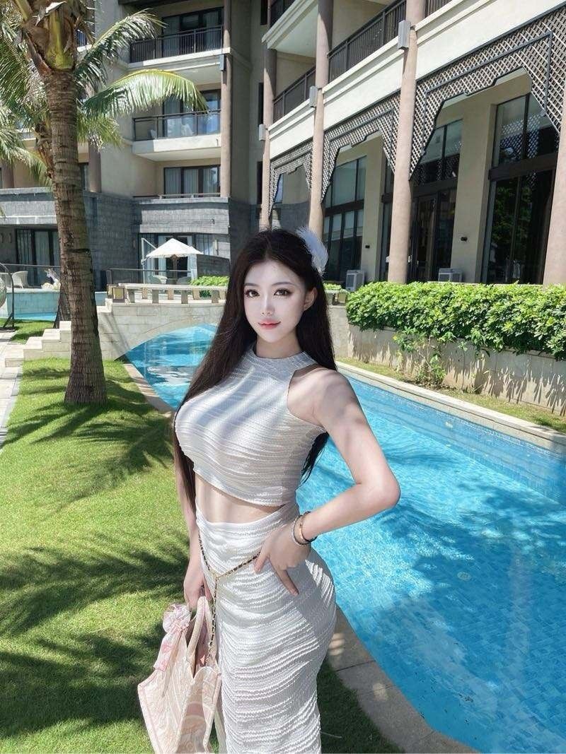 长春外围 纯天然F罩杯大奶 童颜巨乳超大奶 欧美蜜桃臀 风骚御姐 淘宝胸模 前凸后翘 绝对丰满天花板 口活超级好 一流体验
