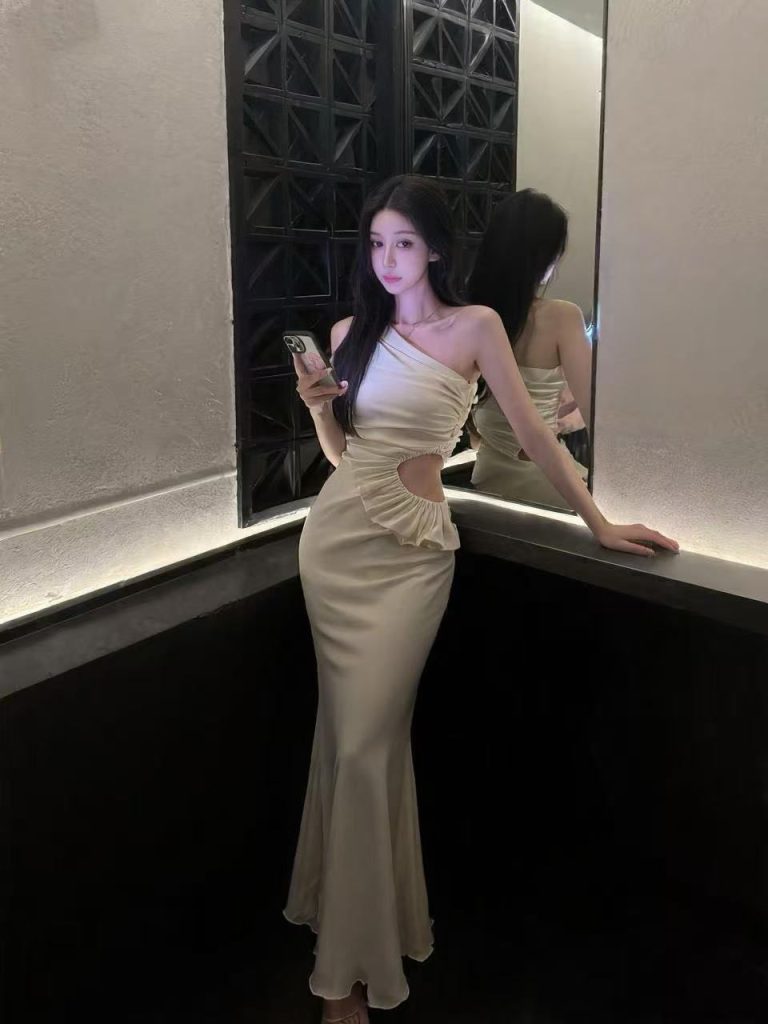 重庆外围 甜美声线高学历情商高 皮肤雪白 洋气五官精致 无整自然脸 三点粉相关配图