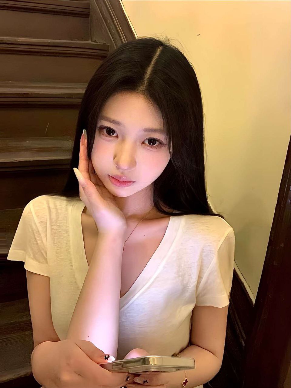 昆明外围 天然无整 皮肤白皙 真胸C杯 手感柔软 三点粉嫩 超绝美腿 白皮可爱辣妹