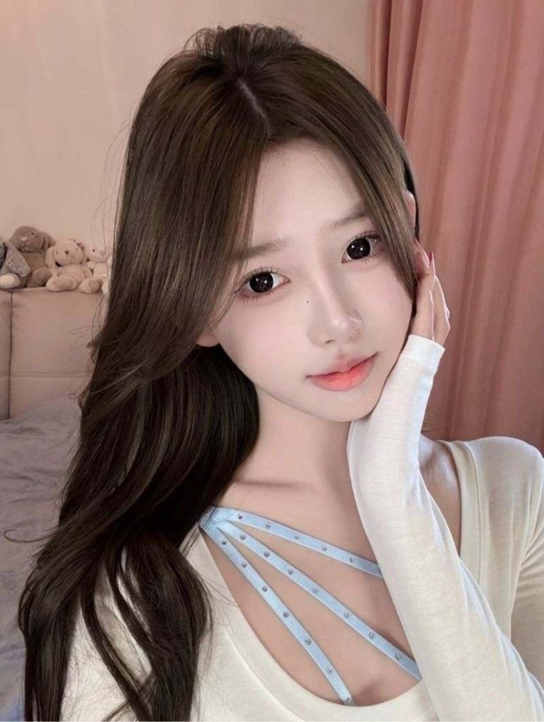 常州外围 全身无赘肉 S型身材 本人比照片漂亮 北京电影学院学生 贴心小女友  气质大牌  皮肤白嫩相关配图
