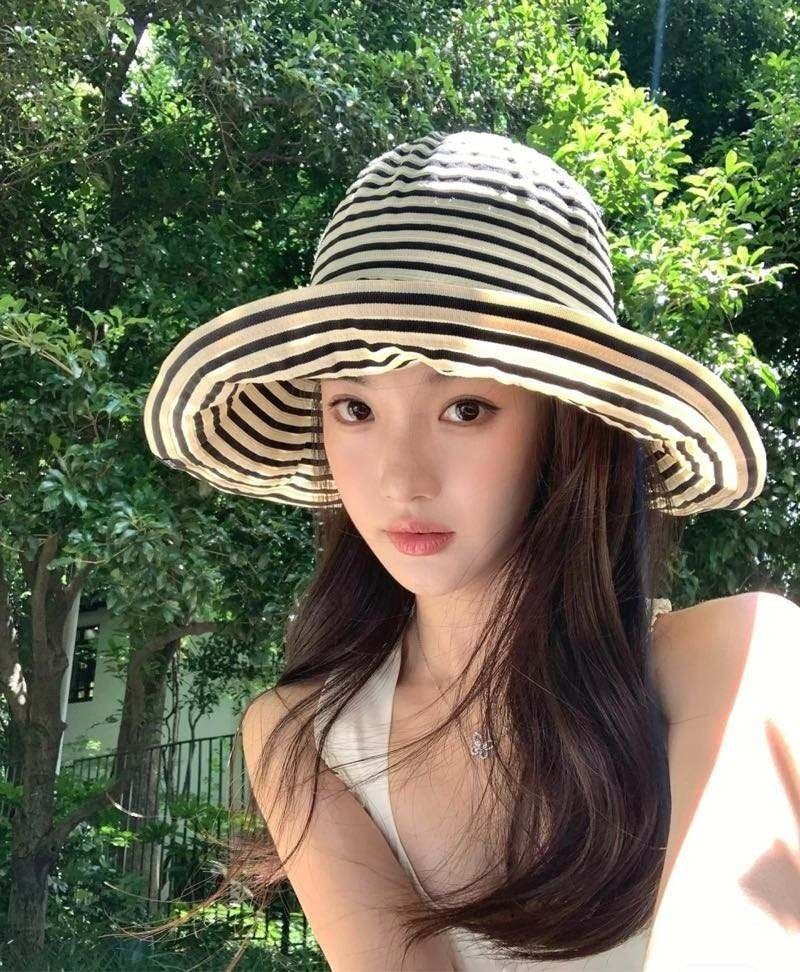 北京外围 一年级在读学生 偶尔兼职 清纯可人 温柔甜美 天然无整 通体雪白 皮肤吹弹可破 筷子腿