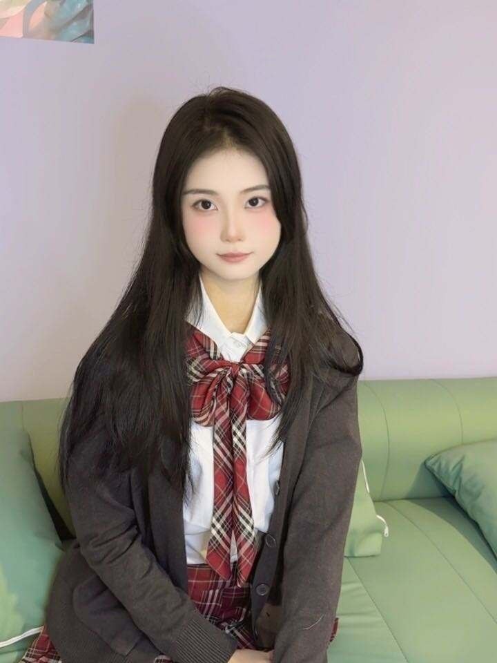 南京外围 顶美新人首次拍摄 全部自拍照 没有写真纯天然 全身零整 性格超级好 活泼开朗女友感顶级相关配图