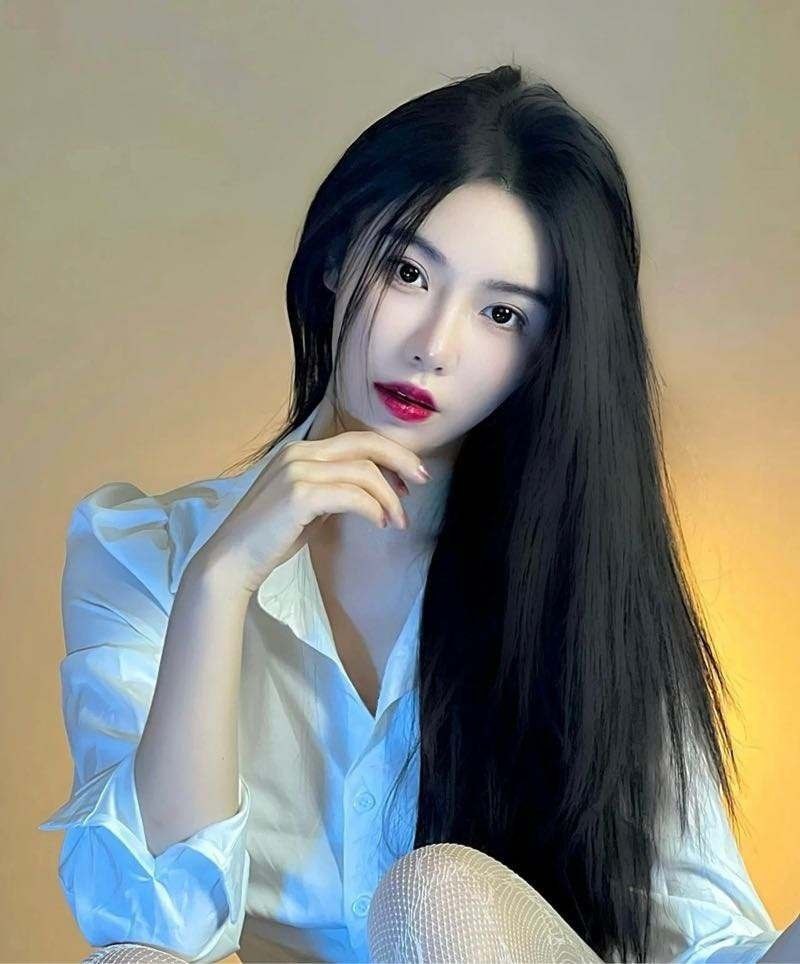 南京外围 第四届中国大学生服装模特大赛亚军资料真实 皮肤雪白无纹身 性格超温柔 气质高级 相关配图