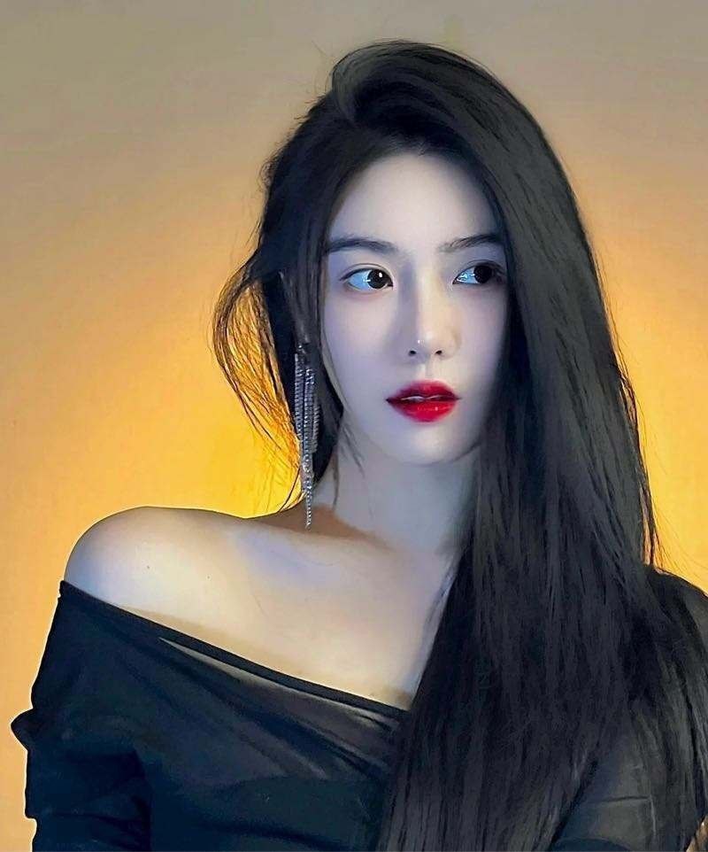 南京外围 第四届中国大学生服装模特大赛亚军资料真实 皮肤雪白无纹身 性格超温柔 气质高级 相关配图