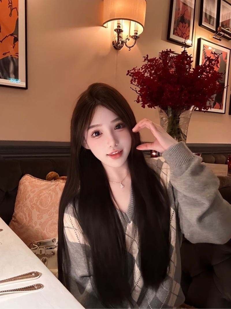 烟台外围 皮肤巨白 牛奶般滑嫩有光泽 前凸后翘无赘肉 乖巧可爱 白幼瘦小巧玲珑款 可轻松抱起