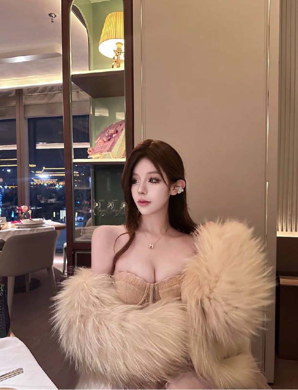 西安外围20年学生妹 170/51 天然D 大长腿 开朗 会聊天