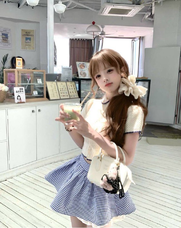 西安外围学生妹 168/90 天然C 御姐 萝莉 邻家相关配图