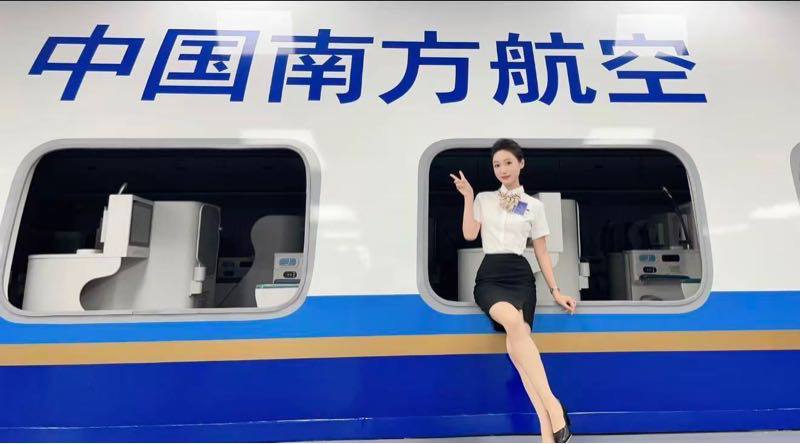 济南外围学生妹 172 天然C 空乘 御姐 萝莉相关配图