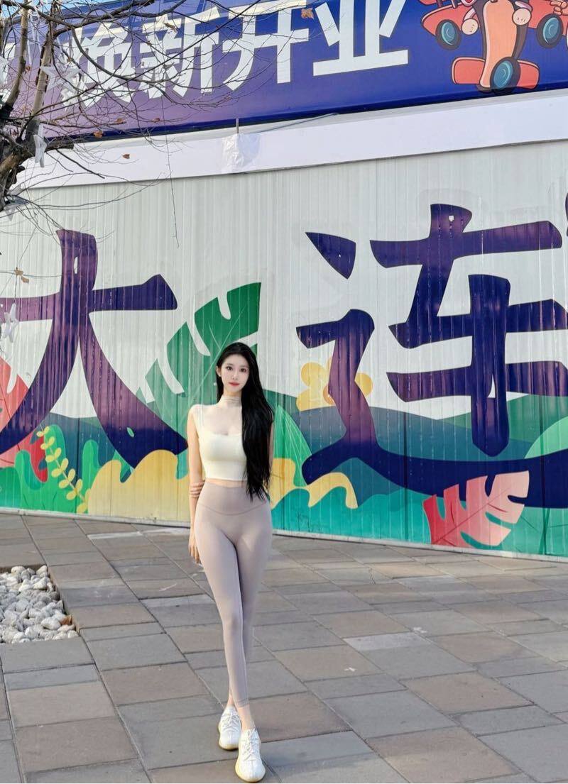 厦门外围模特 177/54 天然C 御姐 蜜桃臀 瘦小相关配图