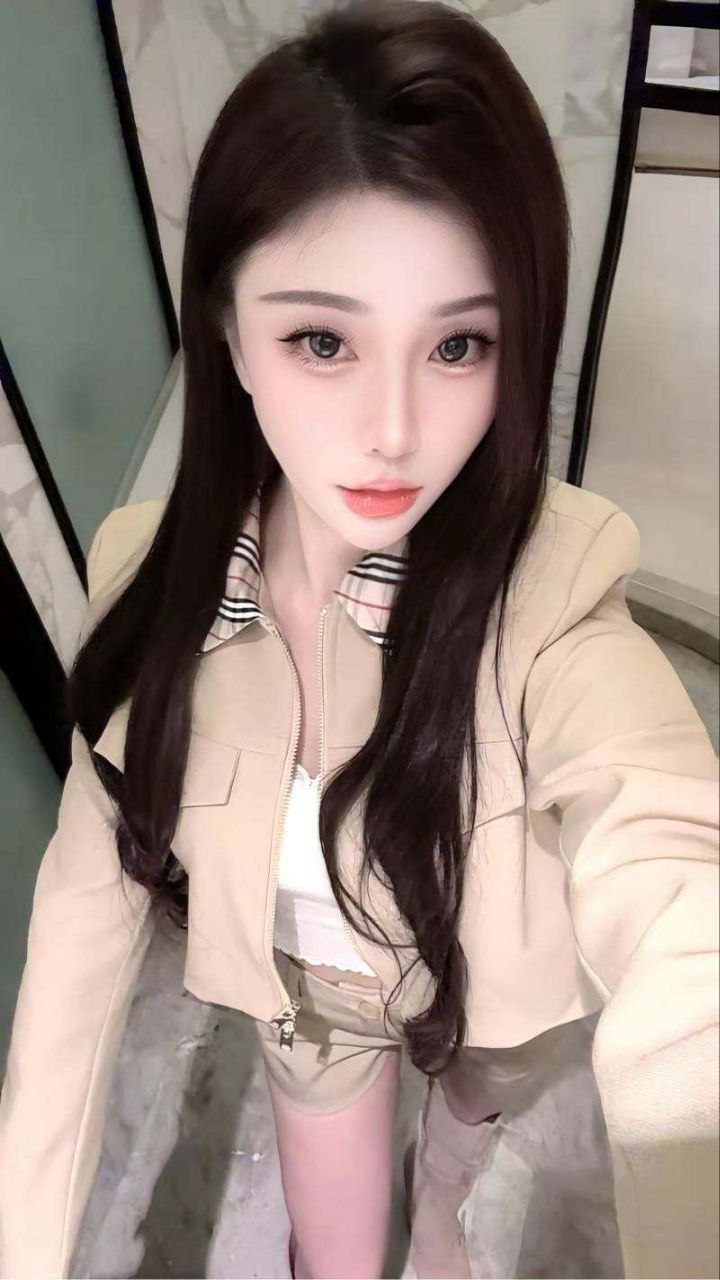厦门外围 雪白肌肤天然无整形比例极佳,线条紧致 拥有“纯欲系”与“力量感”的完美融合 善于镜头表现力,肢体控制与节奏感相关配图