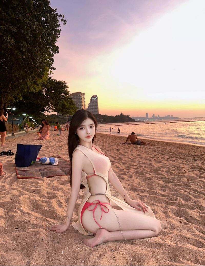 杭州外围 纯天然🐻 前凸后翘 蜜桃臀 媒体博主 网红达人皮肤雪白滑嫩 身材千细 飘飘黑长直 可纯可欲 性格活泼开朗 穿相关配图