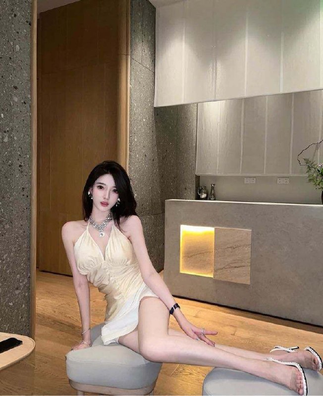 贵阳外围 模特兼职 真人真照 可盐可甜性格温柔邻家女孩日常健身胸型超级好 蜜桃臀不下垂 🈚️纹身全身皮肤❄️雪白 无赘相关配图
