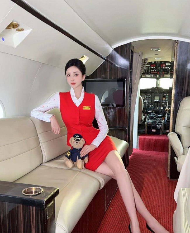 南京外围 深航空姐 178Ef真人真照0误差本人气质大牌 真胸蜜桃翘臀服务周到 性格超好 积极配合解锁各种姿势相关配图