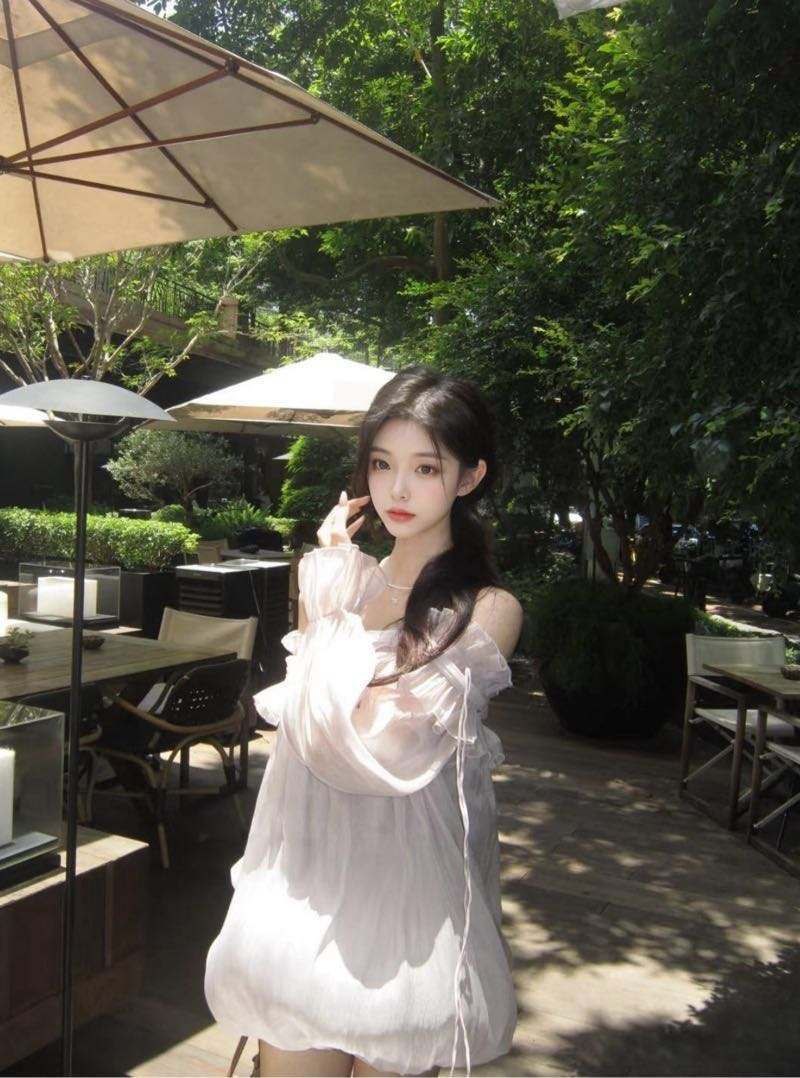 广州外围 初恋女友 时尚洋气 皮肤白 不抽烟不喝酒 無不良嗜好 不接醉酒课 禁暴力 只接素质课相关配图