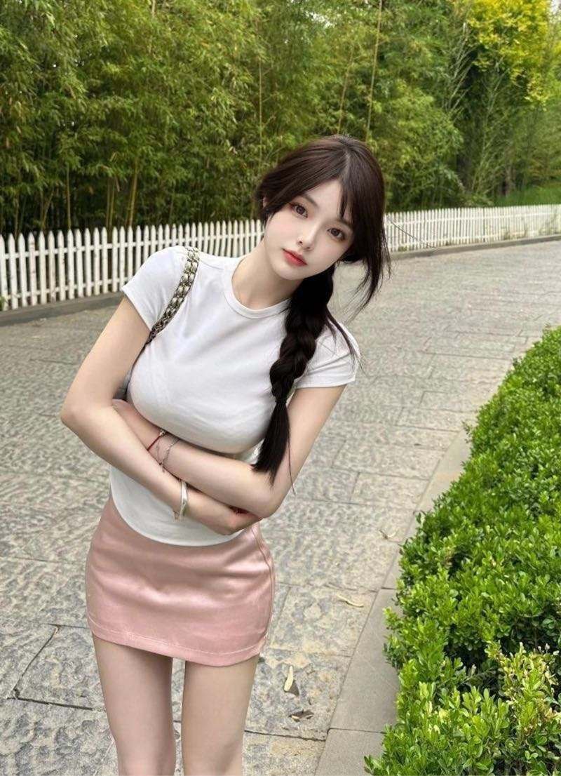 广州外围 初恋女友 时尚洋气 皮肤白 不抽烟不喝酒 無不良嗜好 不接醉酒课 禁暴力 只接素质课相关配图
