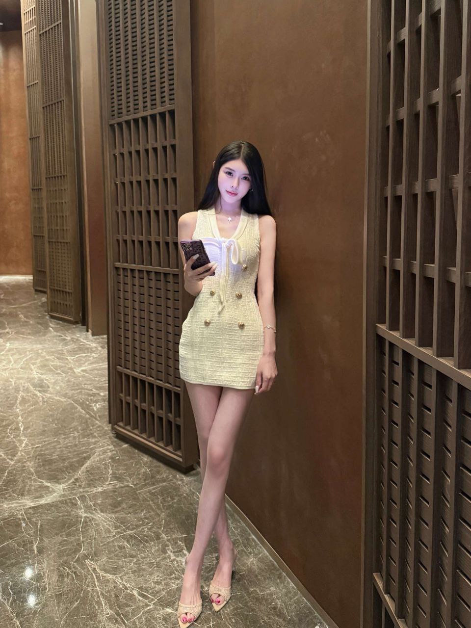 深圳外围极品御姐服务超级耐心身高180笔直大长腿04年紧致多汁蜜桃臀前凸后翘相关配图