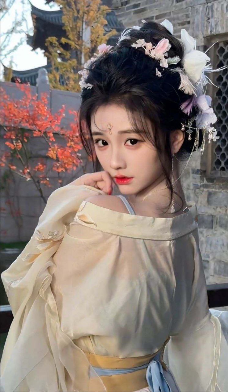杭州外围 🦜质量 纯天然妈生脸 全身皮肤白皙光滑 吹弹可破 可素颜 无风尘味 完美身材比例腿细长直 极易敏感多汁 三点粉 紧致会夹 可甜可御 性格好 乖巧听话