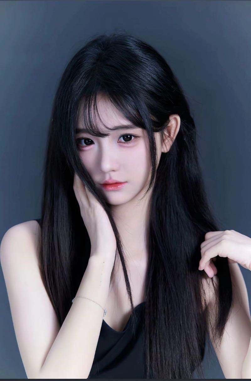 杭州外围 🦜质量 纯天然妈生脸 全身皮肤白皙光滑 吹弹可破 可素颜 无风尘味 完美身材比例腿细长直 极易敏感多汁 三点相关配图