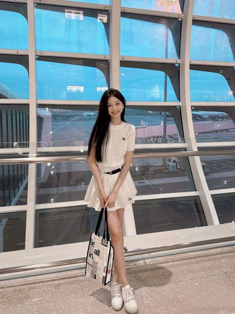 北京外围 新人 高白纯 大长腿 皮肤白嫩 03年 175天然可纯可御  0整容小妹妹 南方温柔女友感 粉嫩紧致 不催不事相关配图