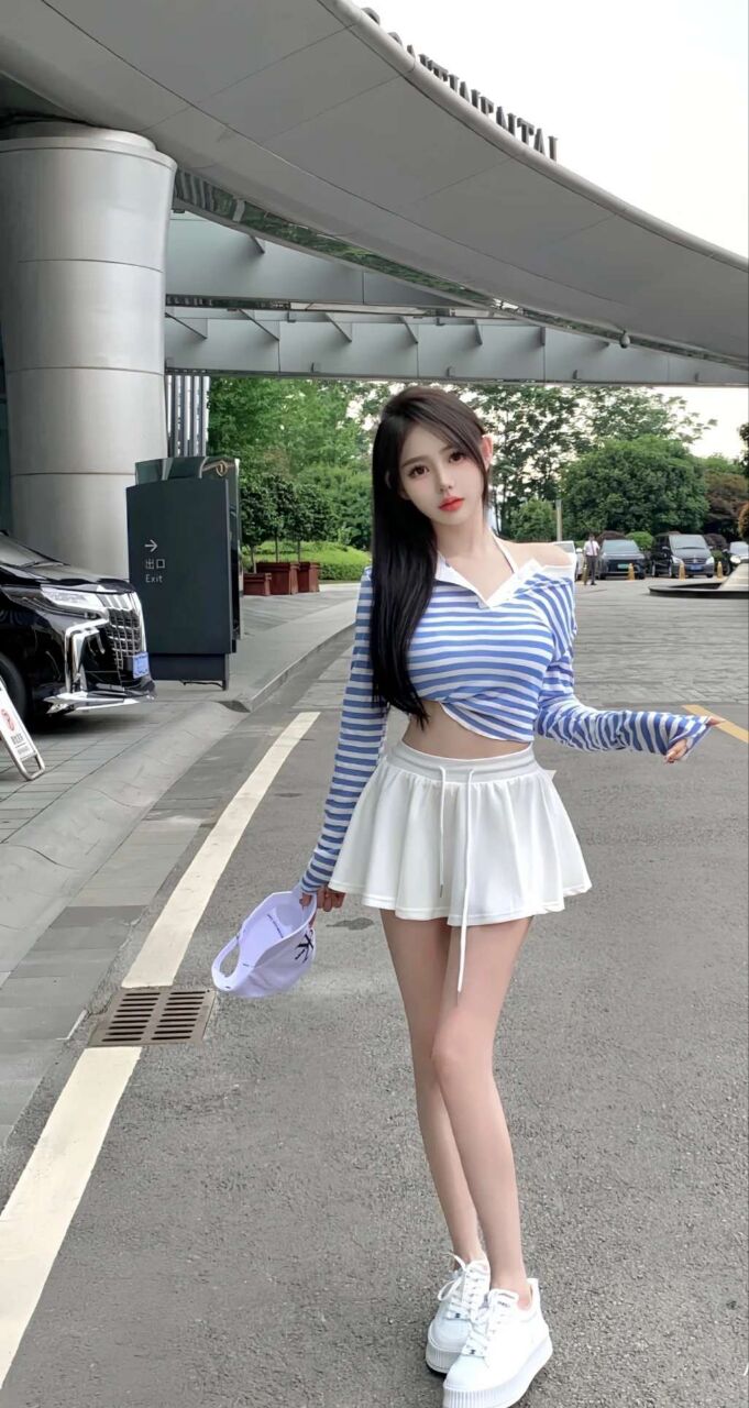 南昌外围学生妹 176/51 天然C 少女 细腰 jk