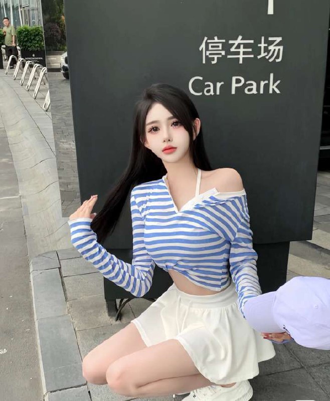 南昌外围学生妹 176/51 天然C 少女 细腰 jk相关配图