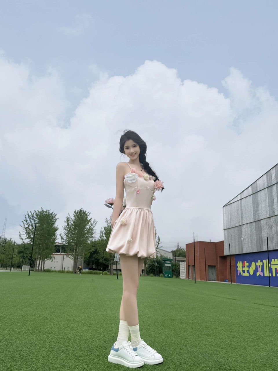 天津外围05年学生妹 168/69 天然D a4腰 童颜 学生相关配图