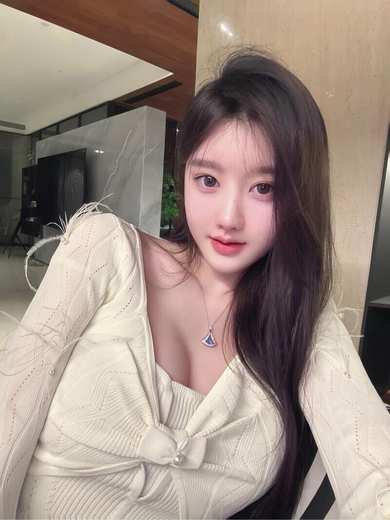 兰州外围纯欲 172/69 天然D 少女 大长腿 新人相关配图
