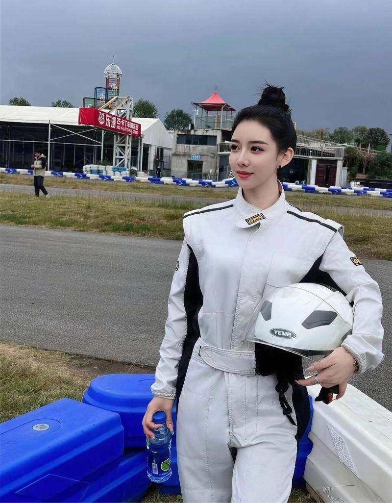 武汉外围御姐 172/38 天然F 服务型 性感 健身相关配图