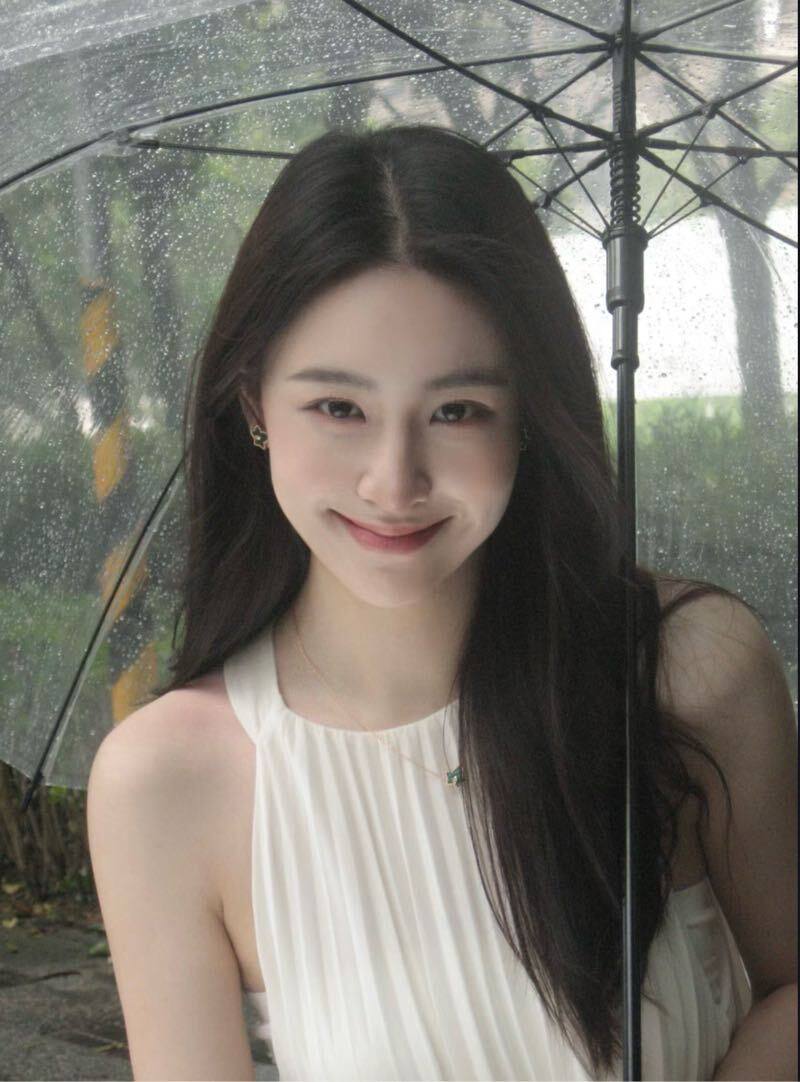 广州外围04年学生妹 172 天然D 筷子腿 精致 学生相关配图