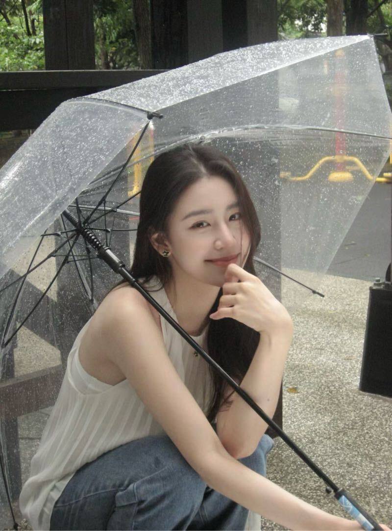 广州外围04年学生妹 172 天然D 筷子腿 精致 学生相关配图