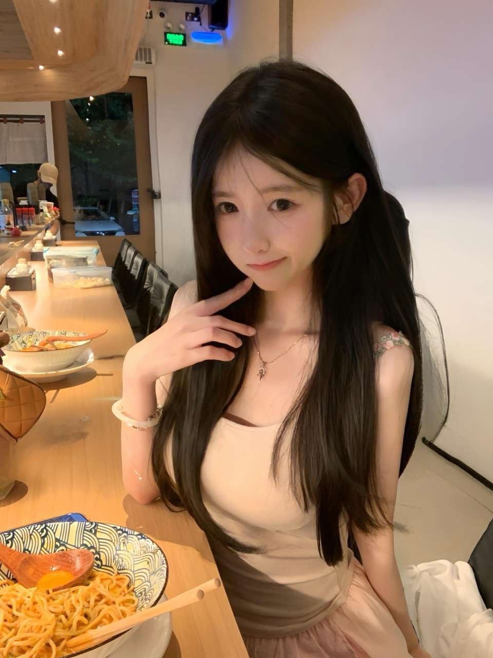 深圳外围学生妹 168/69 天然A 少女 可爱 学生