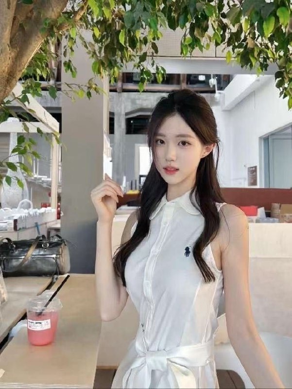 深圳外围学生妹 170 天然D 纯欲 少女 风格多变相关配图