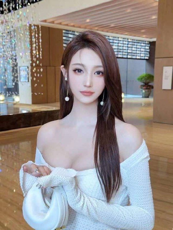 济南外围纯欲 176/100 天然C 大长腿 五官精致 听话