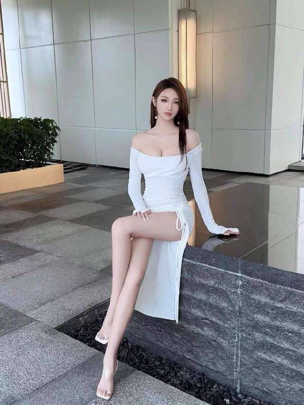济南外围纯欲 176/100 天然C 大长腿 五官精致 听话相关配图