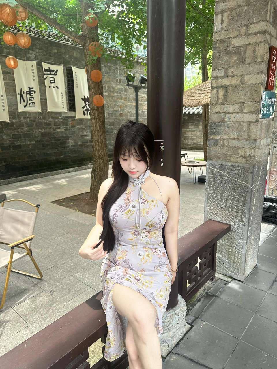 济南外围学生妹 168 天然D 纯欲 萝莉 可爱相关配图