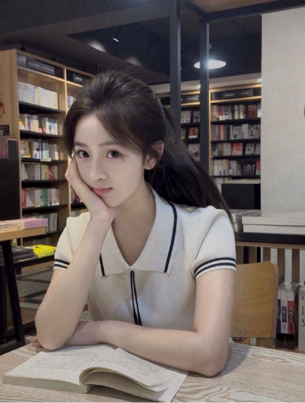 青岛外围18年学生妹 168/69 天然C 初恋feel 花瓶身 三点粉相关配图