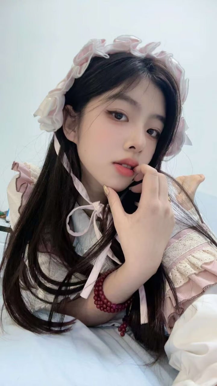 武汉外围18岁学生妹 166 天然C 少女 在校生 学生相关配图