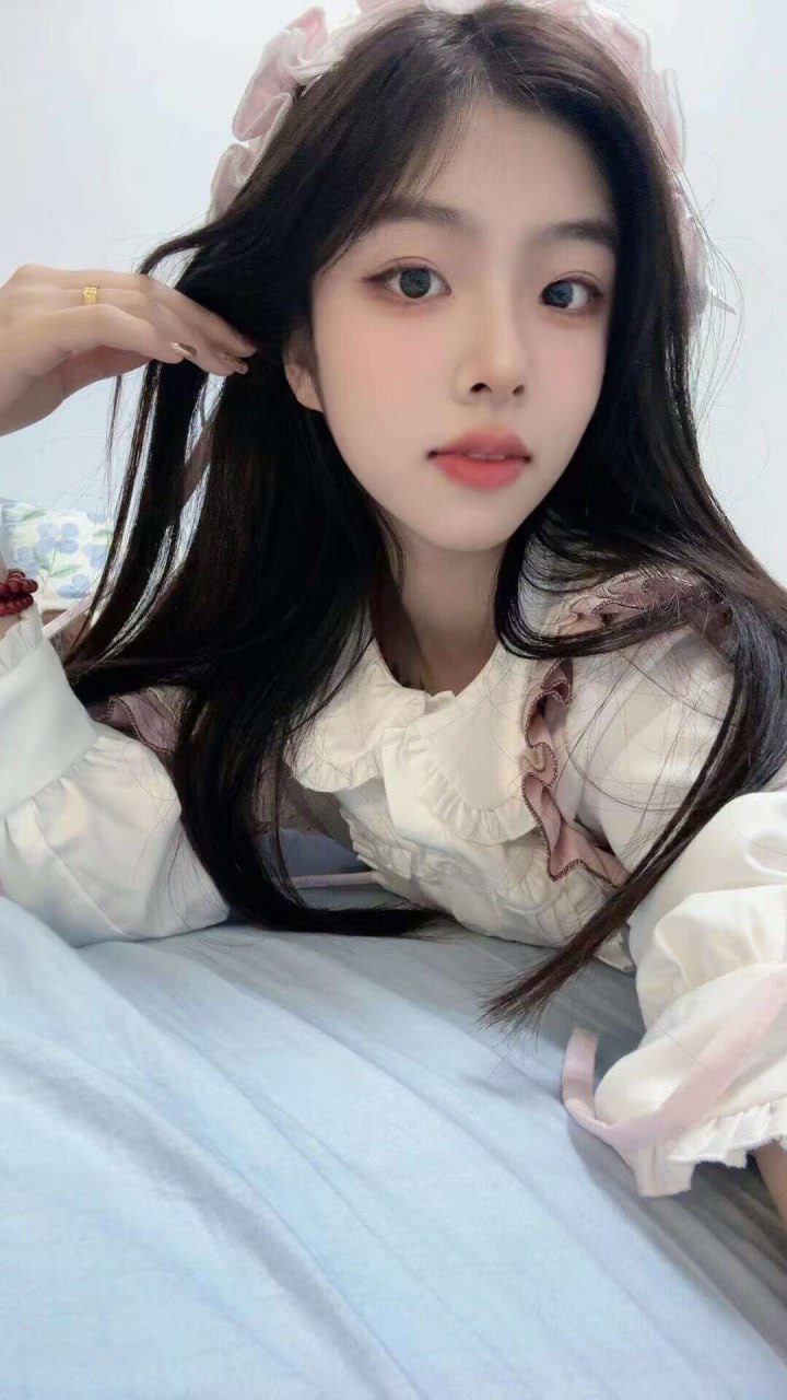 武汉外围18岁学生妹 166 天然C 少女 在校生 学生相关配图