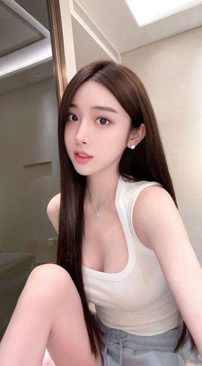 海口外围04年学生妹 168 天然D 校花 蜜桃臀 白嫩