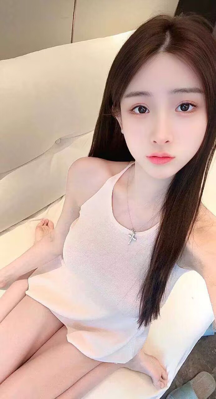 海口外围04年学生妹 168 天然D 校花 蜜桃臀 白嫩相关配图