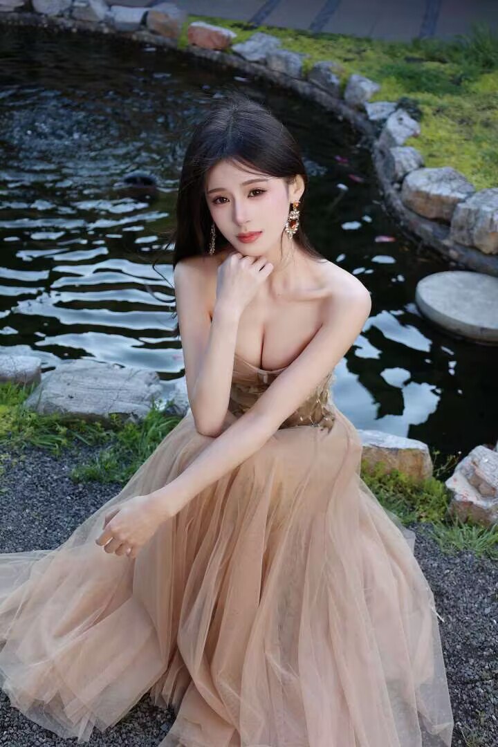 苏州外围05年筷子腿 175/96 天然E 腿控 气质 精致相关配图
