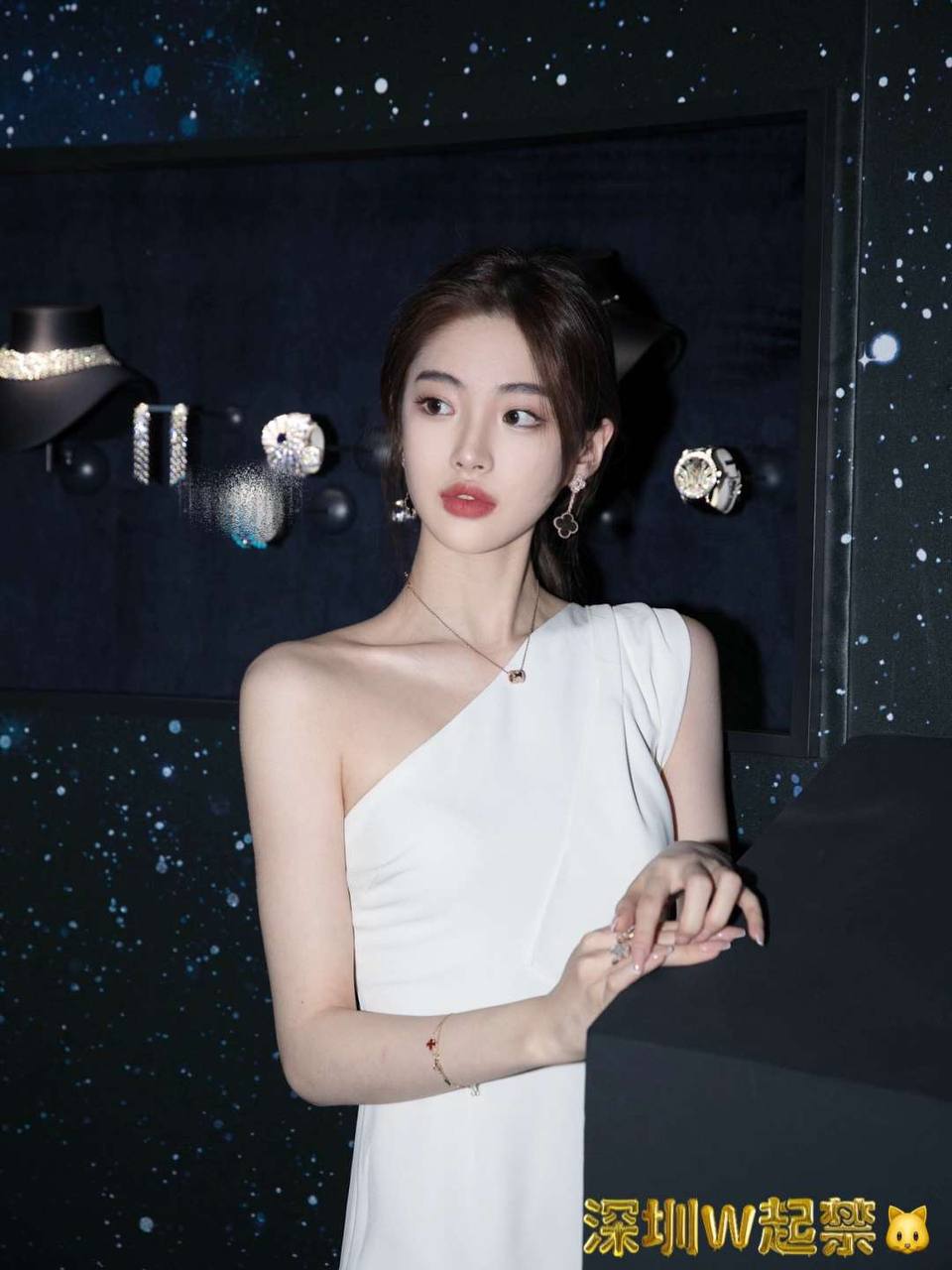 上海外围御姐 180 天然D 明星脸 超模 女神相关配图